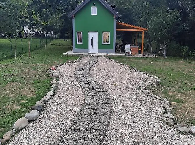 Σαλέ House